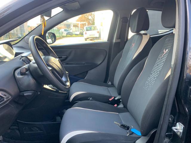 LANCIA Ypsilon usata, con ESP