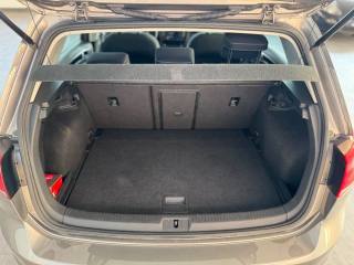 VOLKSWAGEN Golf usata, con Airbag testa