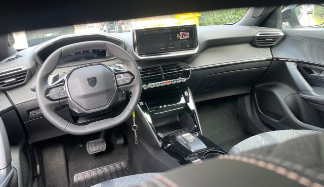 PEUGEOT 2008 usata 27