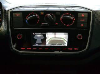 VOLKSWAGEN up! usata, con USB