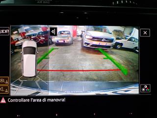 VOLKSWAGEN Touran usata, con Leve al volante