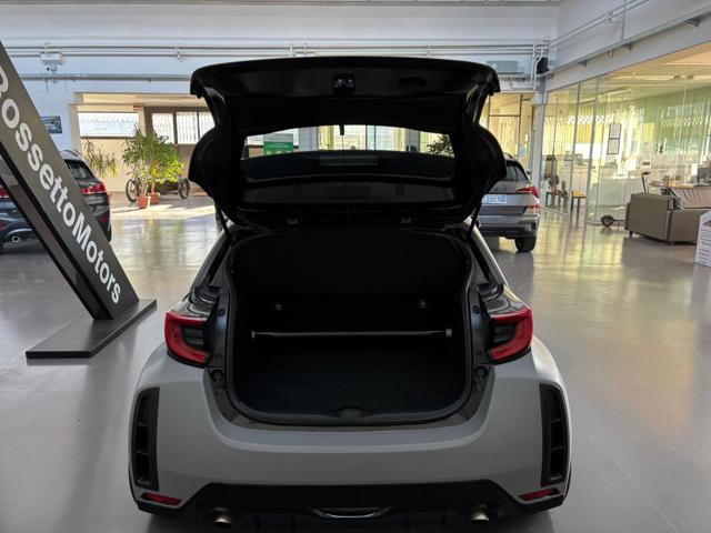 TOYOTA Yaris usata, con USB