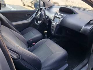 TOYOTA Yaris usata, con Autoradio