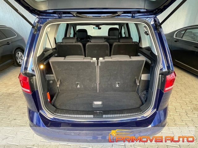 VOLKSWAGEN Touran usata, con Sistema di navigazione