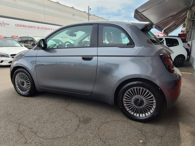 FIAT 500e usata, con USB