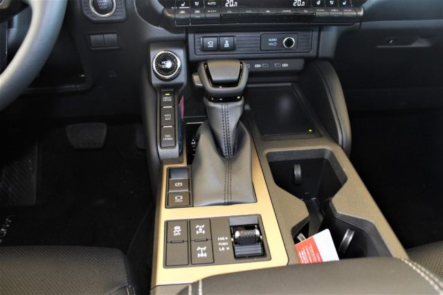 TOYOTA Land Cruiser usata, con Regolazione elettrica sedili