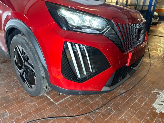 PEUGEOT 2008 usata, con Touch screen