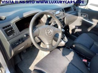 TOYOTA Corolla Verso usata, con Servosterzo