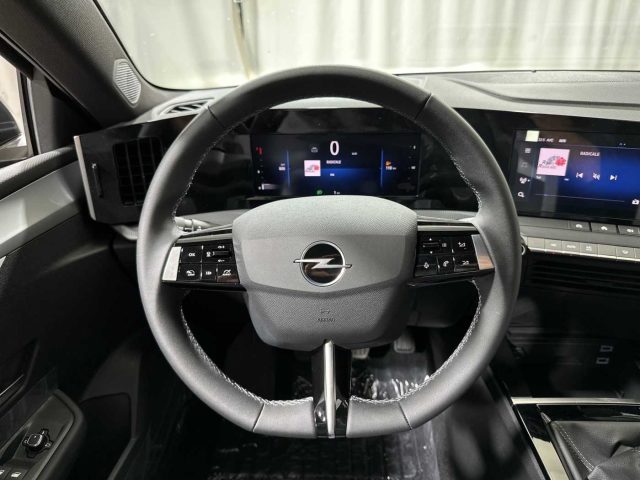 OPEL Astra usata, con Fari LED