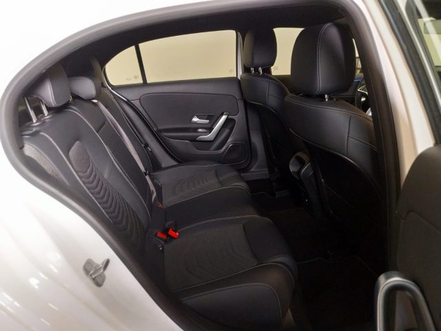 MERCEDES-BENZ A 180 usata, con Leve al volante