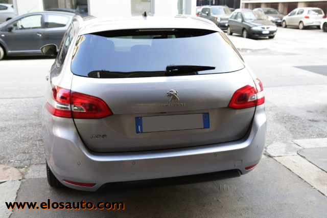 PEUGEOT 308 usata, con Autoradio