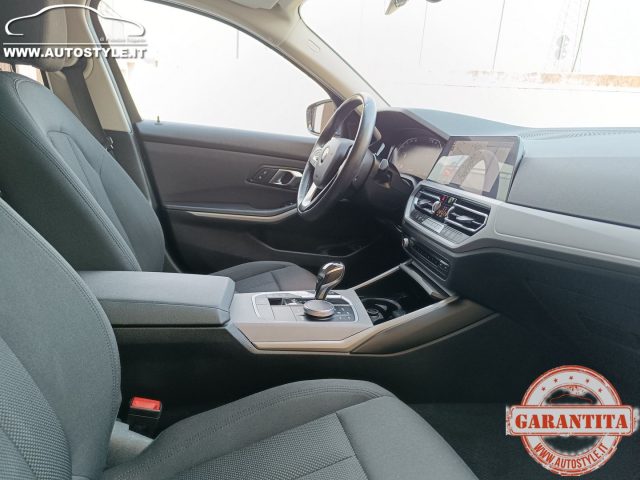 BMW 320 usata, con Schermo multifunzione interamente digitale