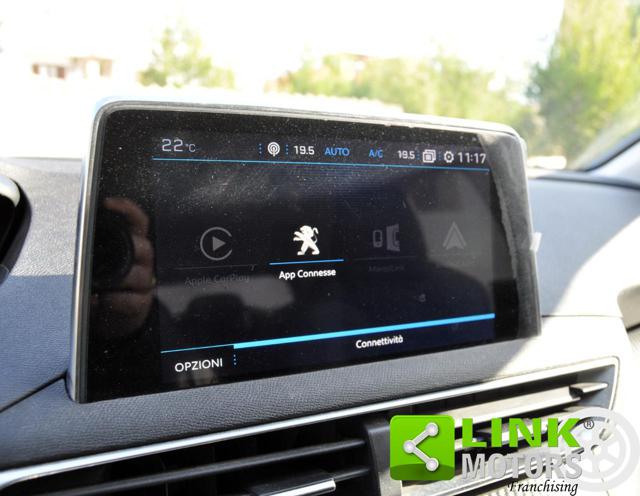 PEUGEOT 5008 usata, con Sedile posteriore sdoppiato