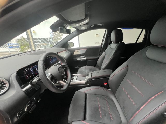 MERCEDES-BENZ GLA 180 usata, con Volante multifunzione