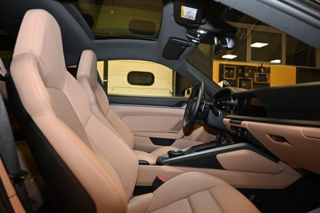 PORSCHE 992 usata 25