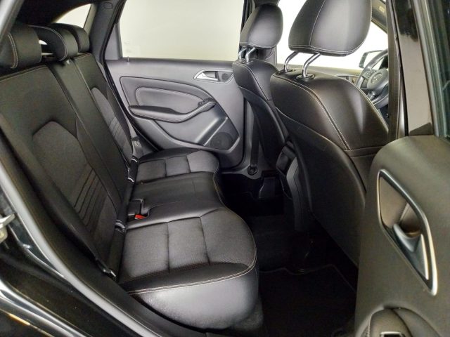 MERCEDES-BENZ B 180 usata, con Cronologia tagliandi