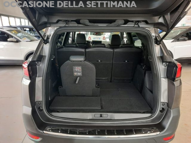 PEUGEOT 5008 usata, con Sensore di pioggia