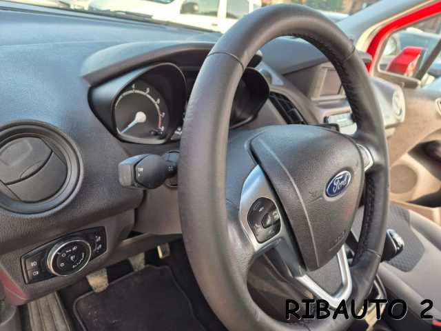 FORD Tourneo Courier usata 25
