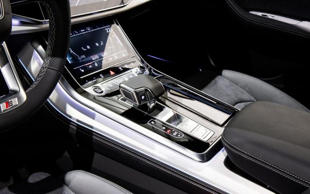 AUDI Q8 usata, con Controllo automatico clima