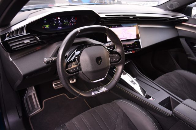 PEUGEOT 408 usata, con Autoradio