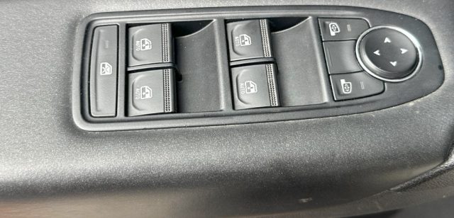RENAULT Captur usata, con Autoradio