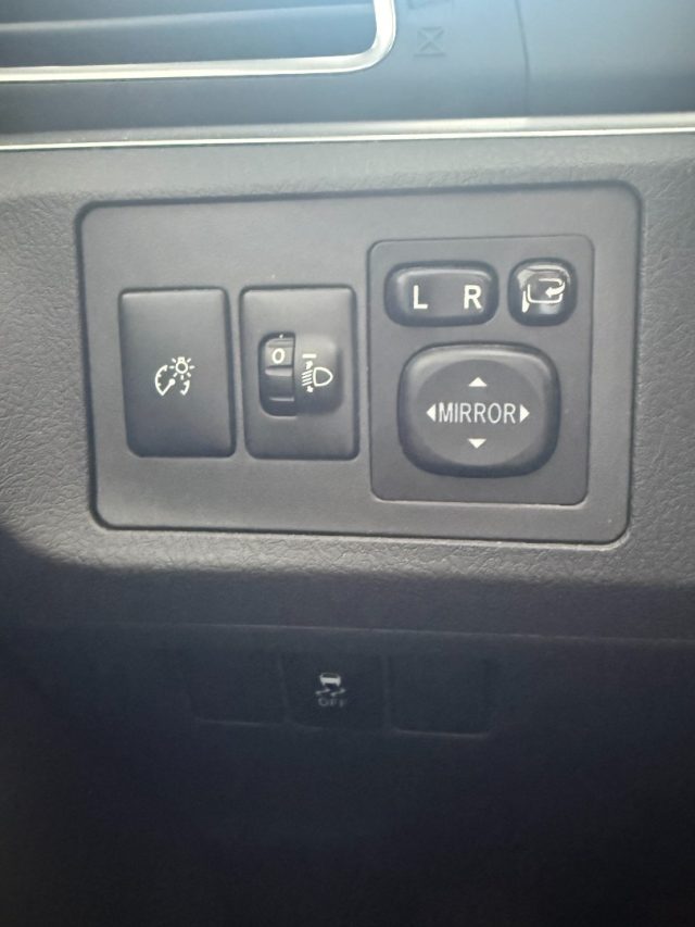 TOYOTA Verso usata 16