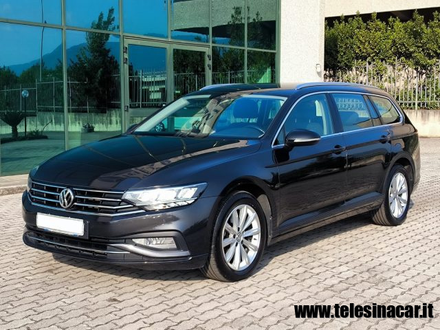 VOLKSWAGEN Passat Variant usata, con Airbag