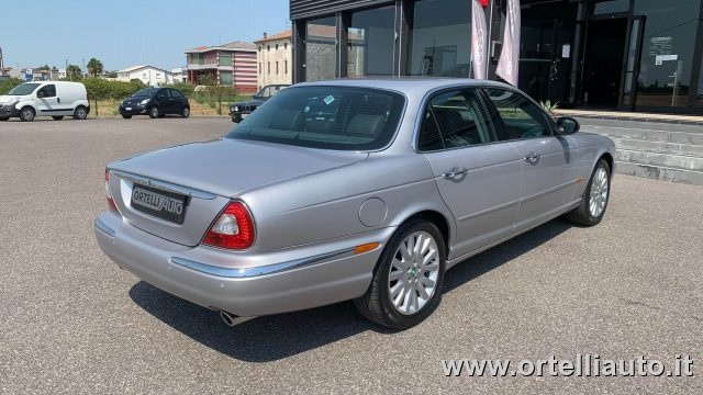JAGUAR XJ usata, con Sospensioni pneumatiche