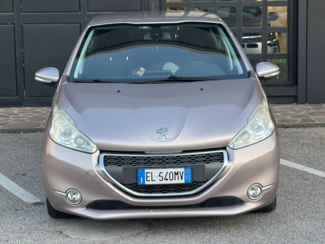 PEUGEOT 208 usata, con Airbag