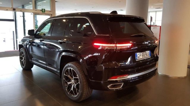 JEEP Grand Cherokee usata, con Autoradio