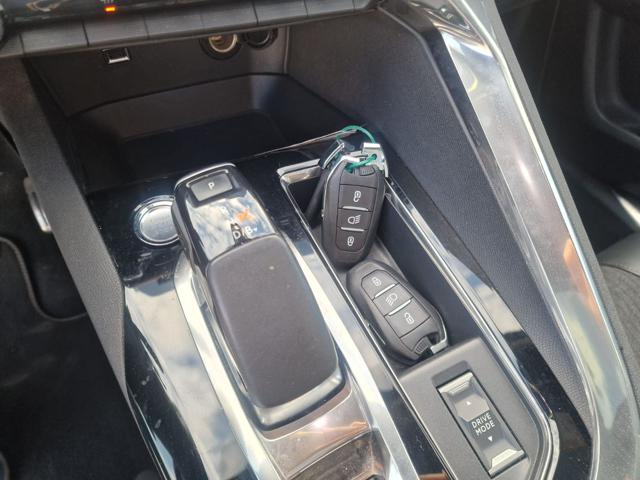 PEUGEOT 3008 usata, con Airbag testa