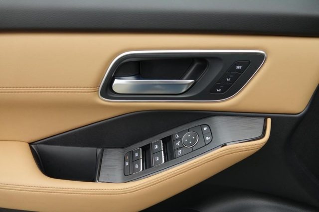 NISSAN X-Trail usata, con Sedile posteriore sdoppiato