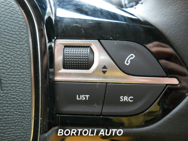 PEUGEOT 2008 usata, con Sensore di pioggia