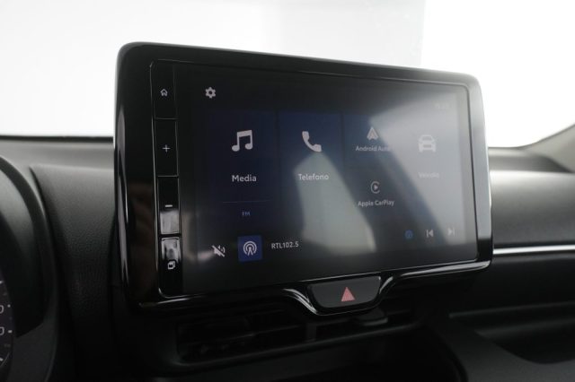 TOYOTA Yaris usata 12