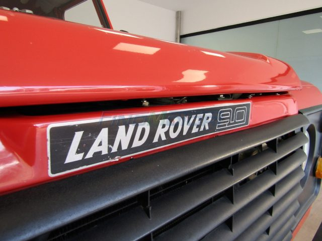 LAND ROVER Defender usata, con Servosterzo