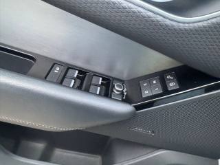 LAND ROVER Range Rover Velar usata, con Autoradio digitale