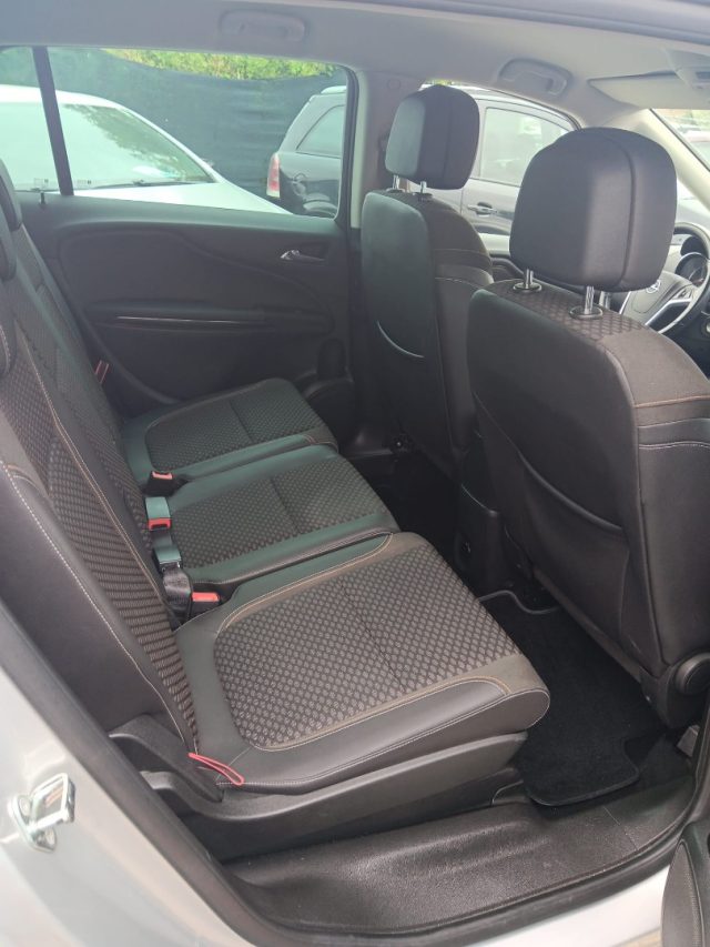 OPEL Zafira Tourer usata, con Autoradio