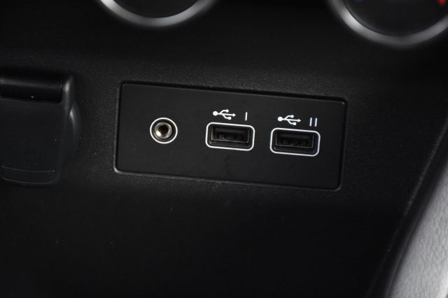 RENAULT Clio usata, con Volante in pelle