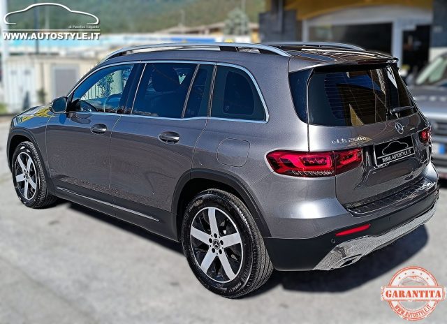 MERCEDES-BENZ GLB 200 usata, con Isofix