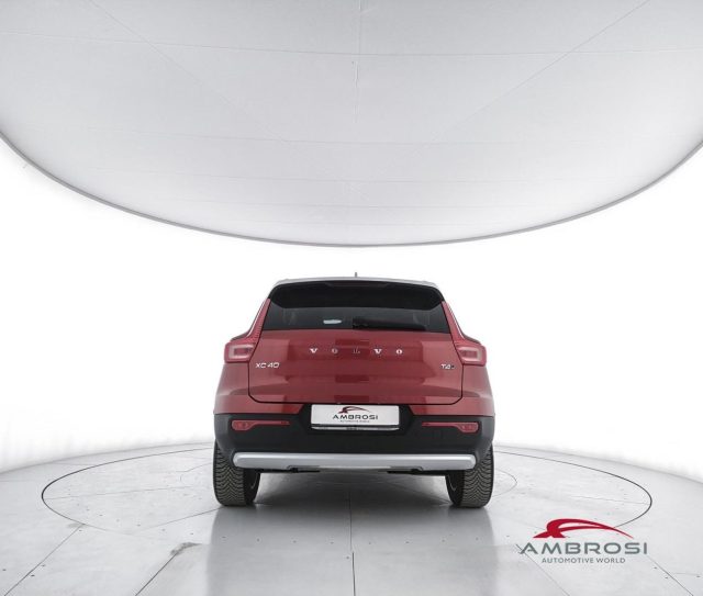 VOLVO XC40 usata 5