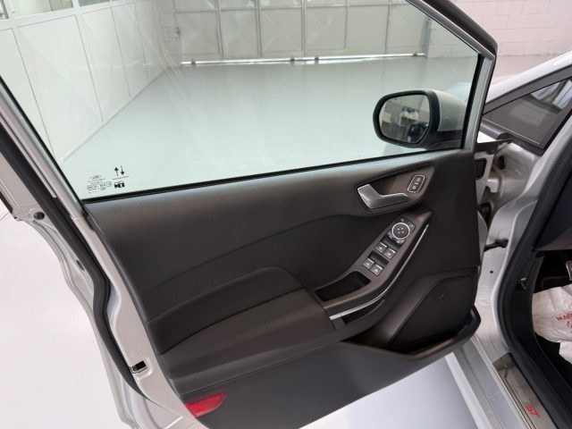 FORD Fiesta usata, con Specchietti laterali elettrici