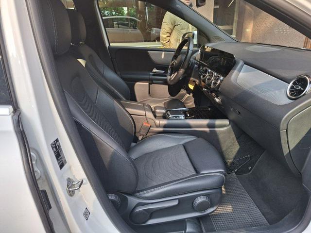 MERCEDES-BENZ B 180 usata, con Schermo multifunzione interamente digitale