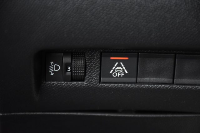 PEUGEOT 2008 usata, con Volante in pelle