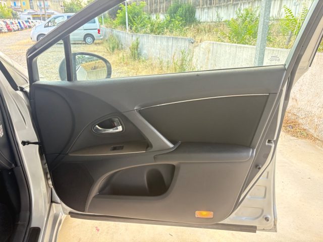 TOYOTA Avensis usata 36