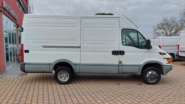 IVECO Daily usata, con Porta scorrevole