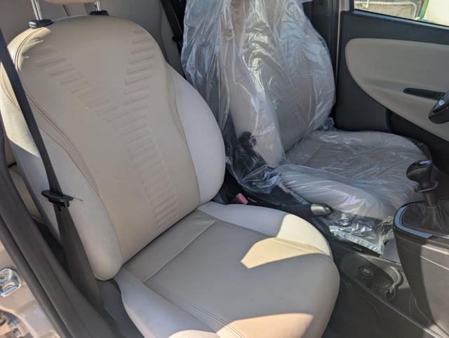 LANCIA Ypsilon usata, con Autoradio