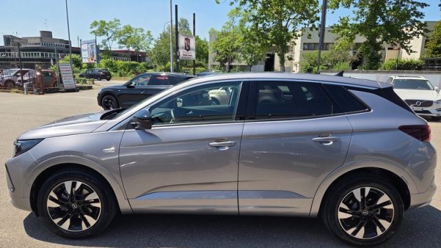 OPEL Grandland usata, con Airbag laterali