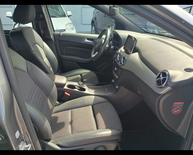 MERCEDES-BENZ B 200 usata, con Climatizzatore