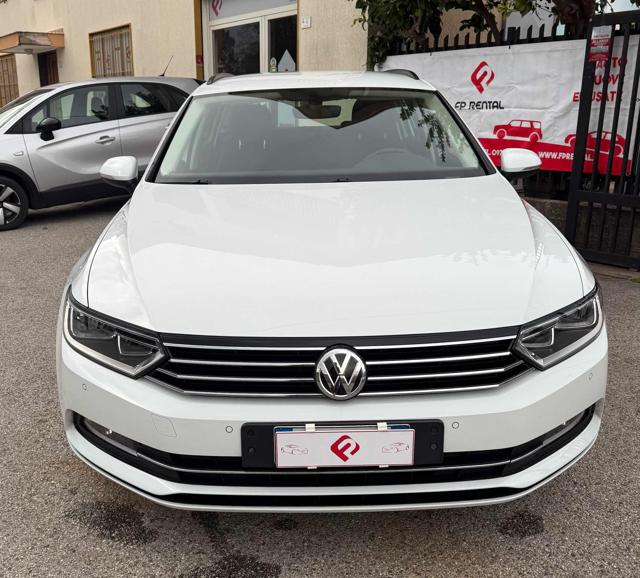 VOLKSWAGEN Passat Variant usata, con Frenata d