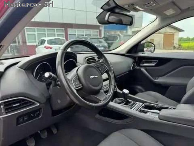 JAGUAR F-Pace usata, con Boardcomputer